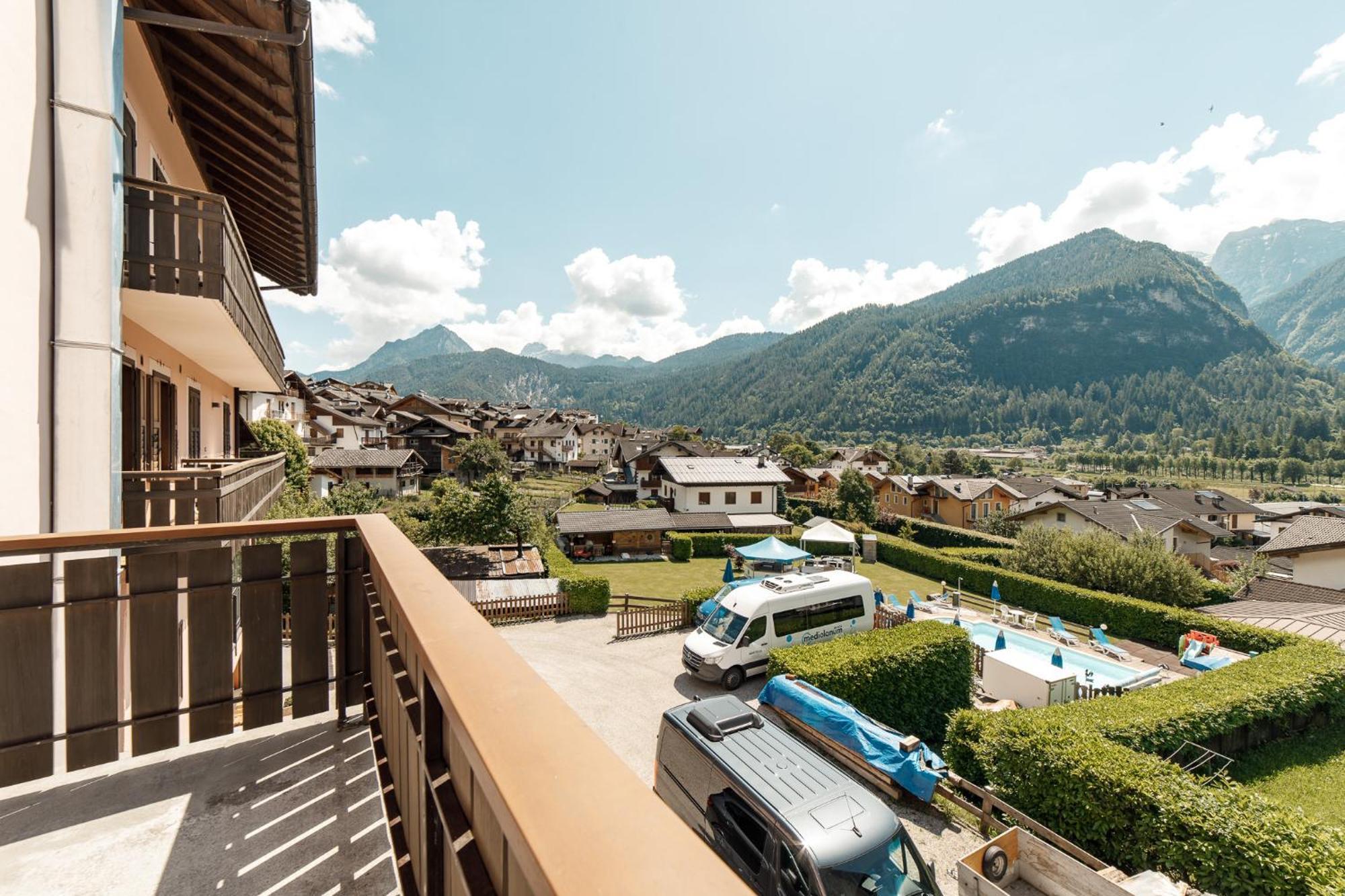 Hotel Al Bivio - Pizzeria, Pool & Sauna Imer Exterior photo